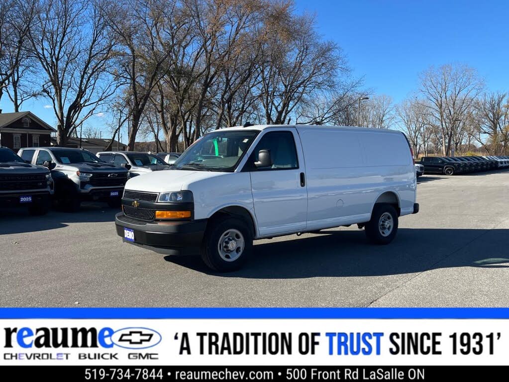 2025 Chevrolet Express Cargo 2500 RWD