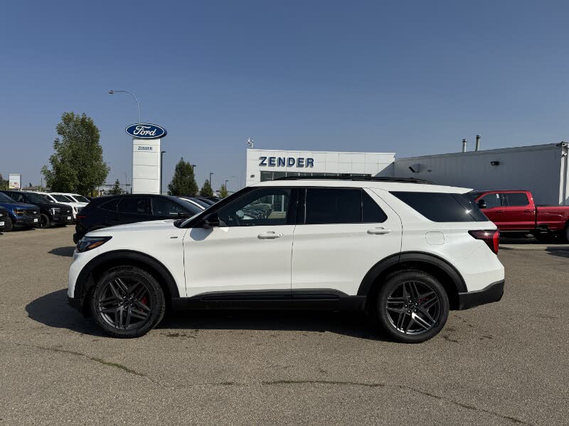 2025 Ford Explorer ST-Line AWD