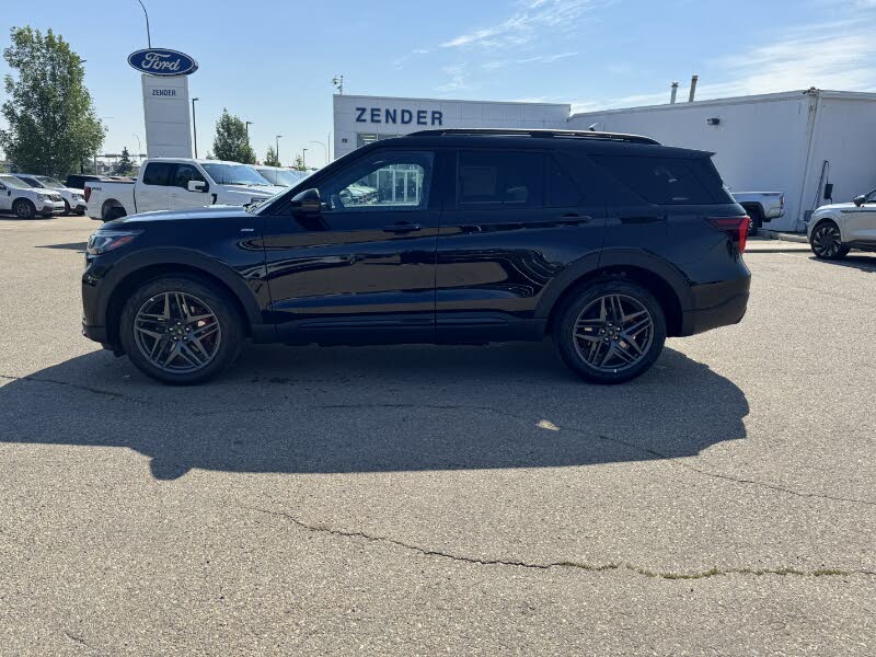 2025 Ford Explorer ST-Line AWD