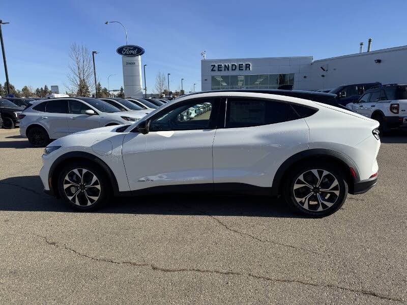 Ford Mustang Mach-E Select AWD 2025