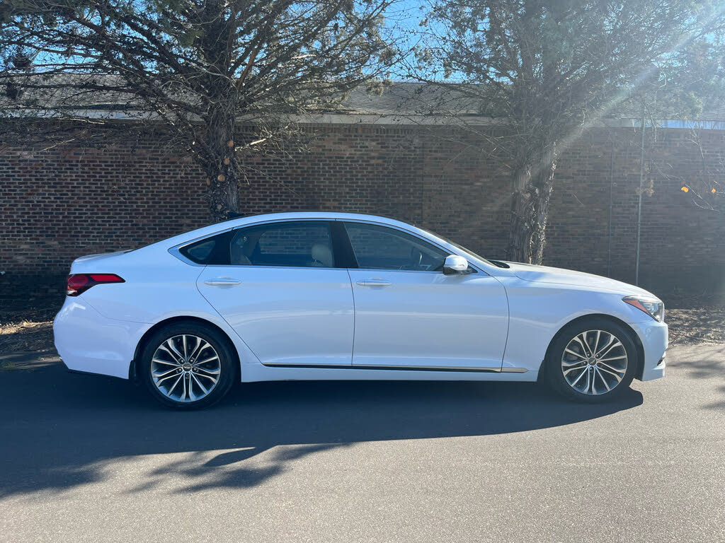 2015 Hyundai Genesis 3.8 RWD