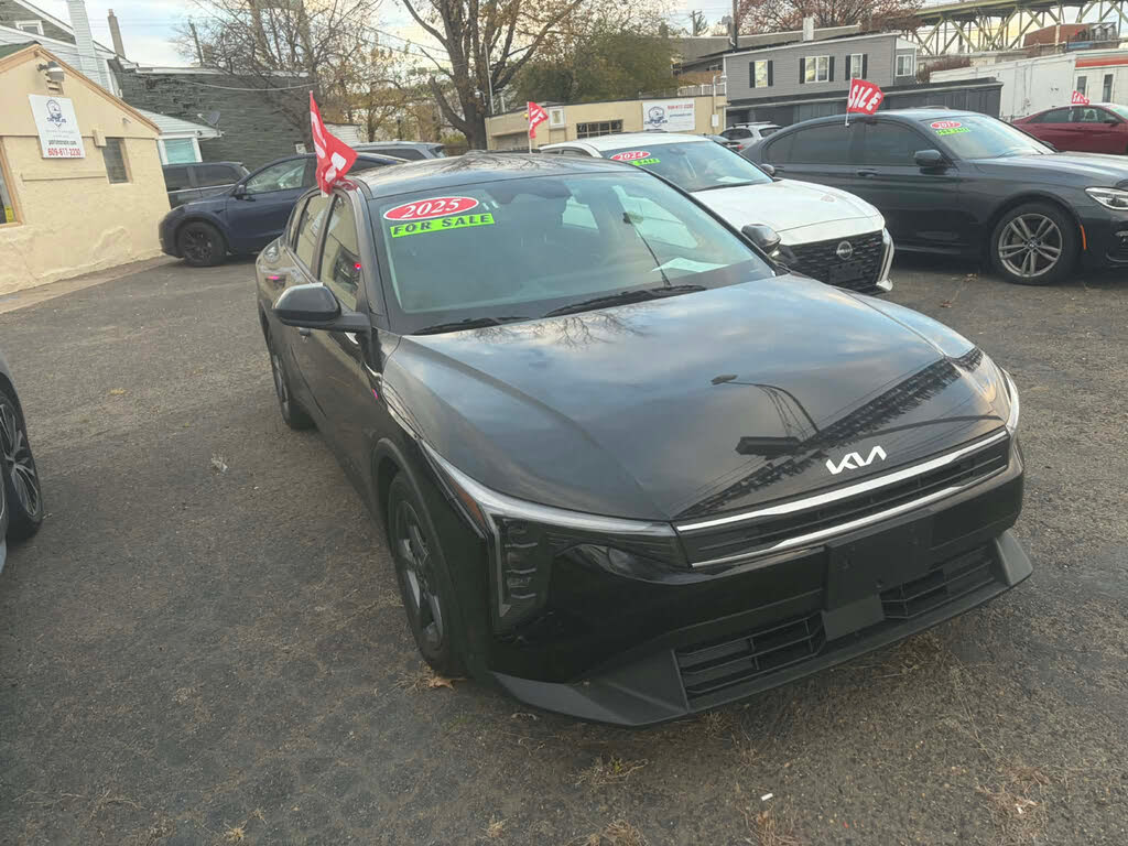 2025 Kia K4 LXS FWD