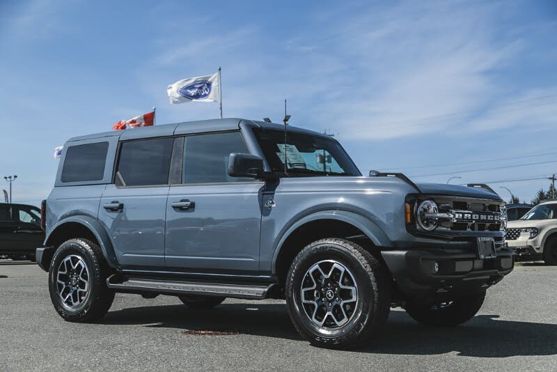 2025 Ford Bronco Outer Banks 4-Door 4WD