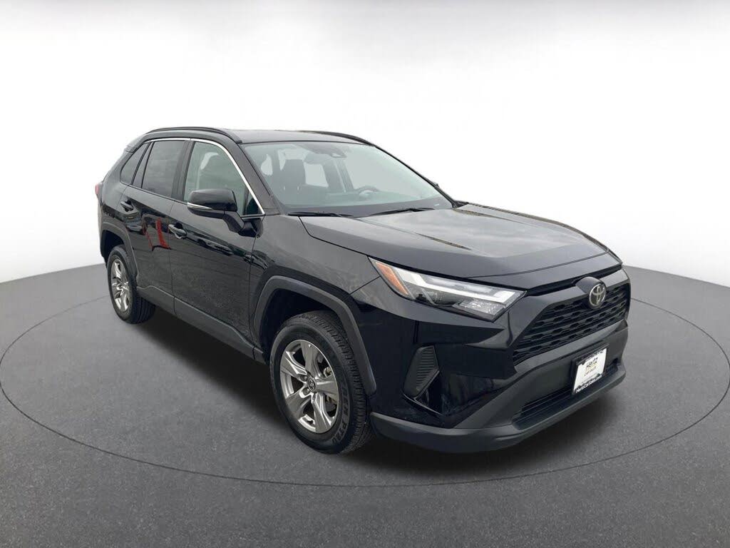 2025 Toyota RAV4 XLE FWD