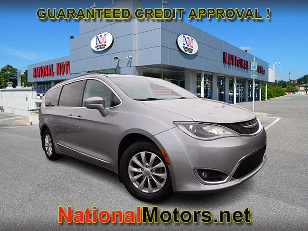 2017 Chrysler Pacifica Touring L FWD