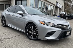 Toyota Camry SE FWD
