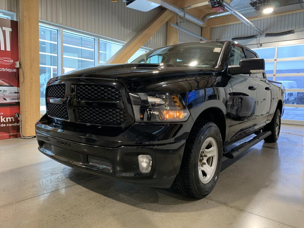 2022 RAM 1500 Classic SLT Crew Cab 4WD