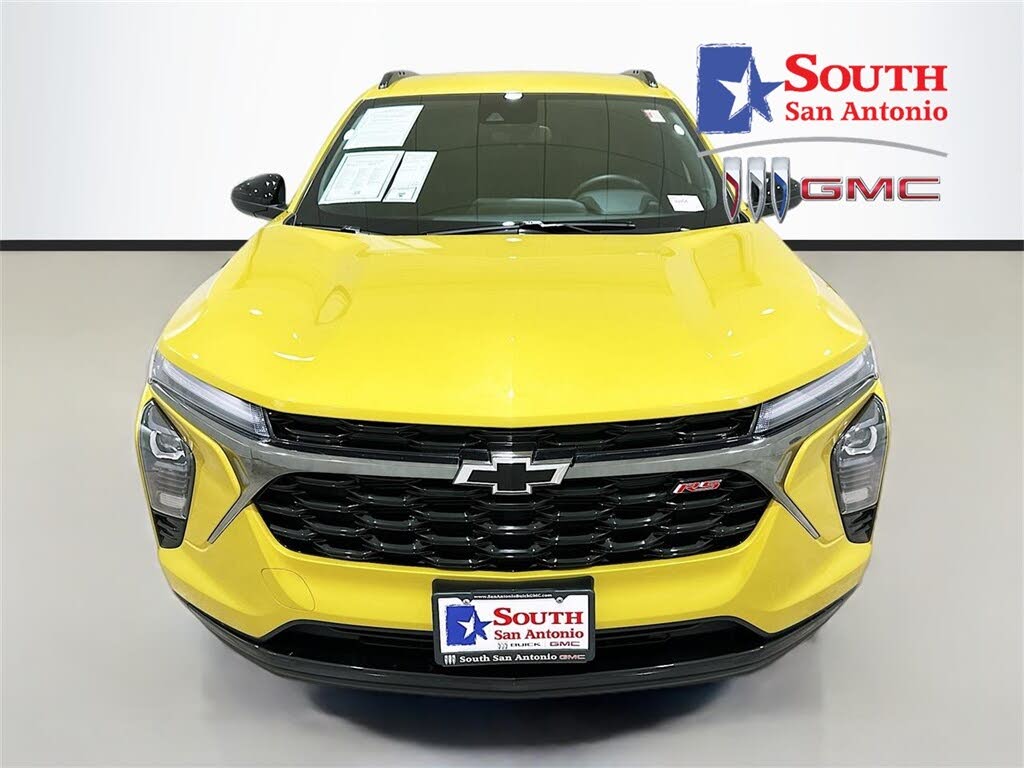 2025 Chevrolet Trax RS with 2RS FWD