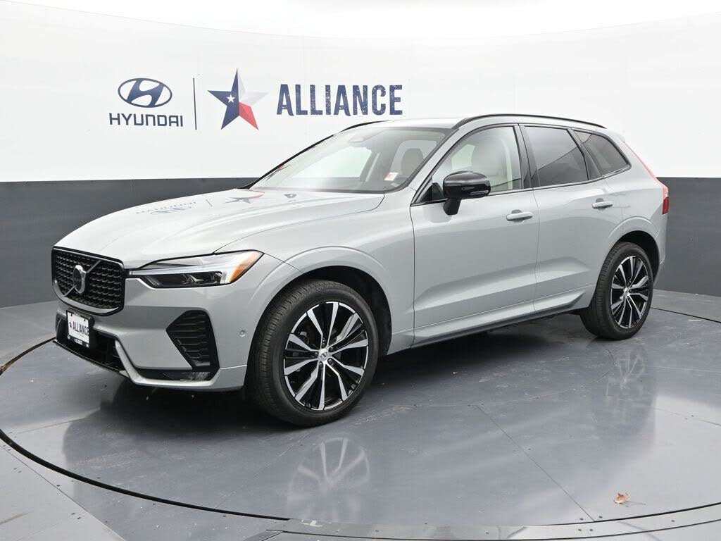 2025 Volvo XC60 B5 Plus Dark Theme AWD