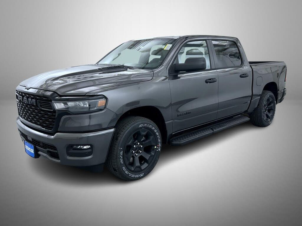 2026 RAM 1500 Express Crew Cab 4WD