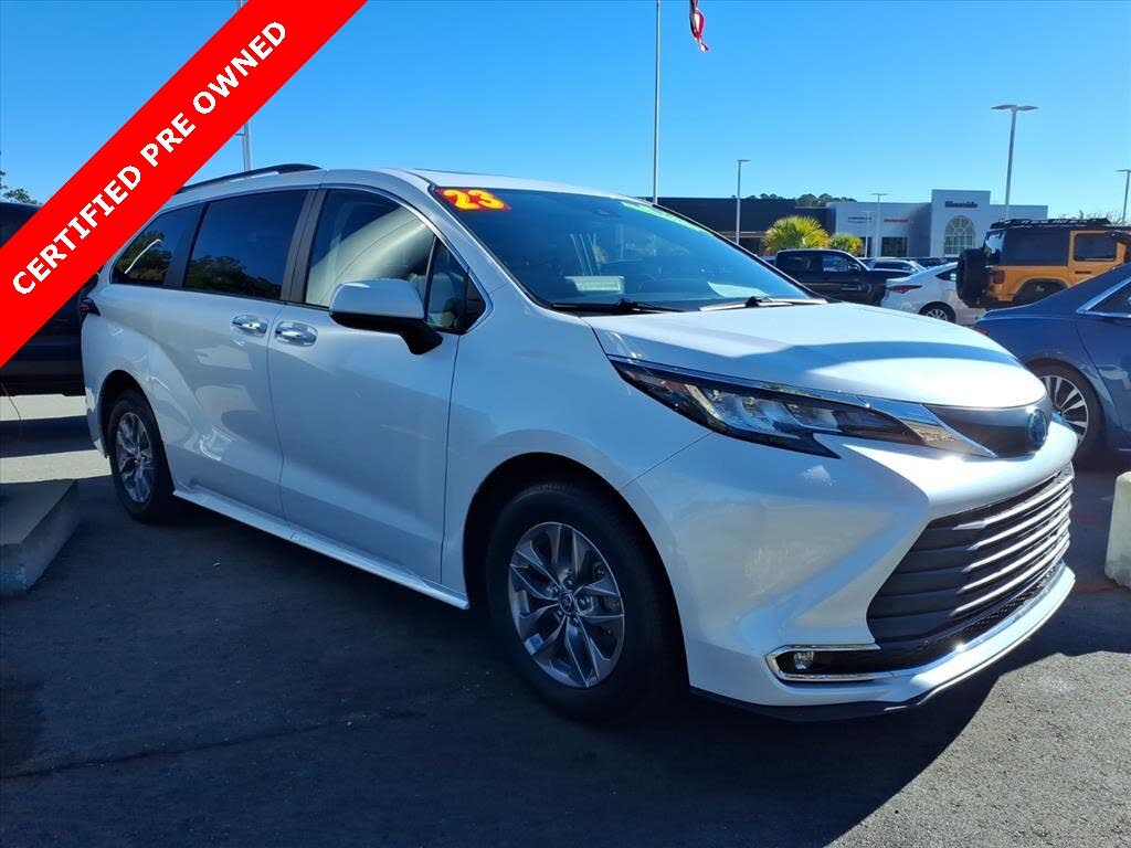 2023 Toyota Sienna XLE 7-Passenger FWD