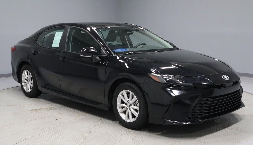 2025 Toyota Camry LE FWD