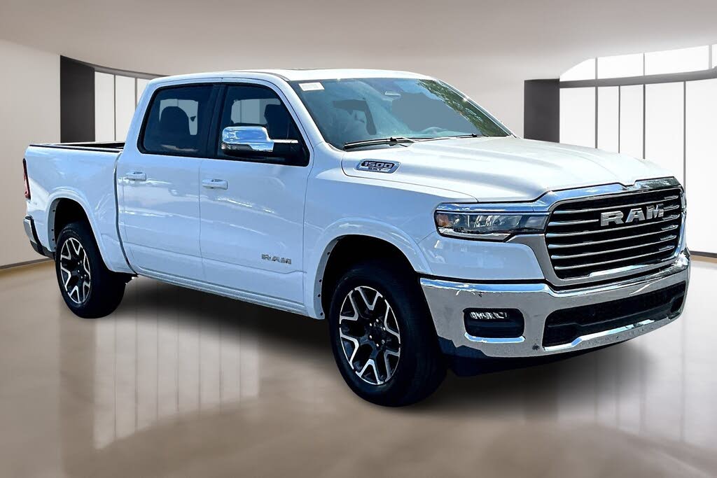 2025 RAM 1500 Laramie Crew Cab 4WD