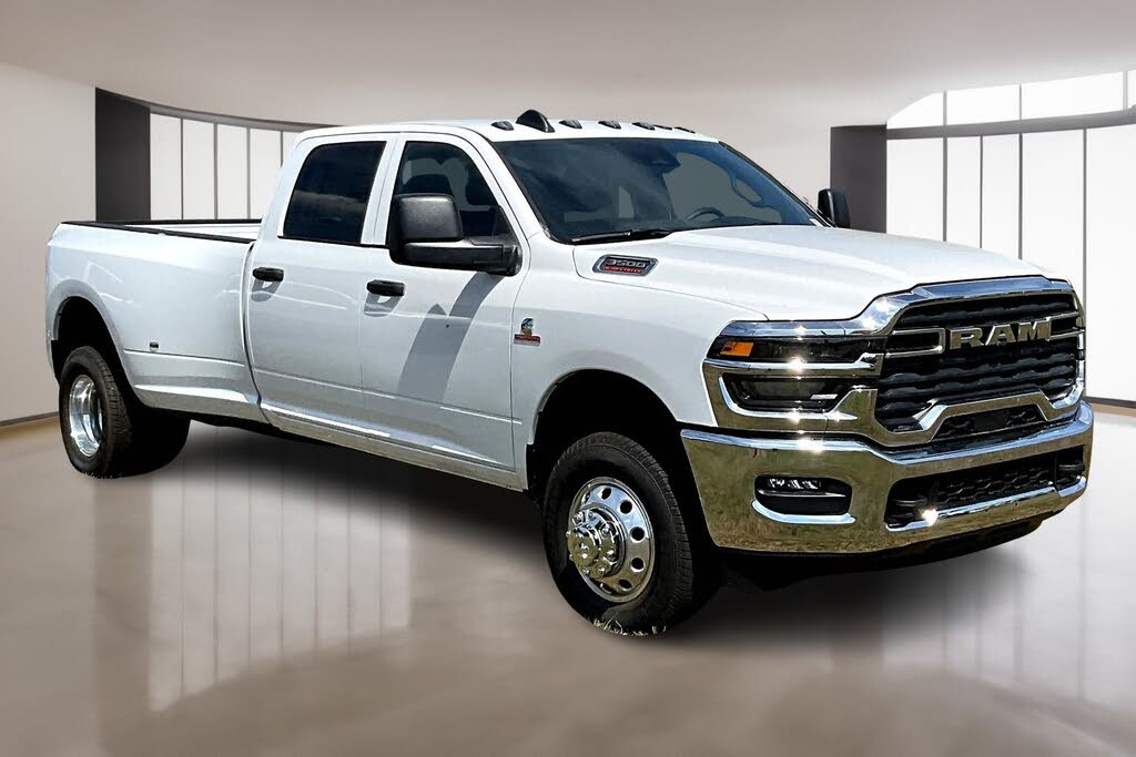 2025 RAM 3500 Tradesman Crew Cab LB DRW 4WD