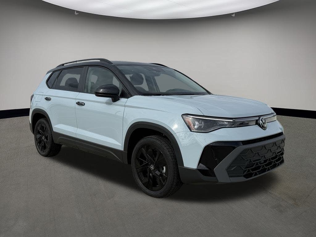 2026 Volkswagen Taos SE Black FWD