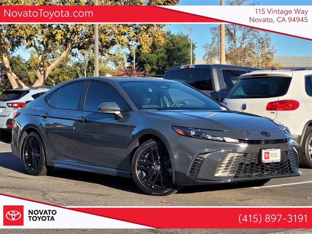 2025 Toyota Camry SE FWD