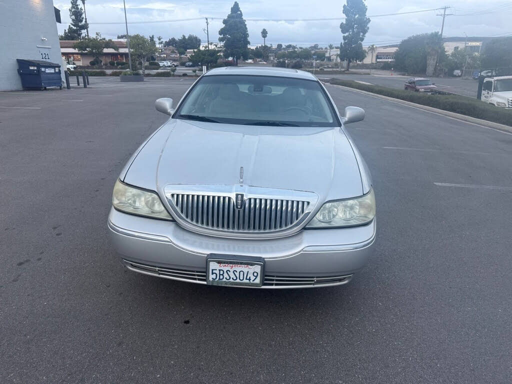 2003 Lincoln Town Car Cartier
