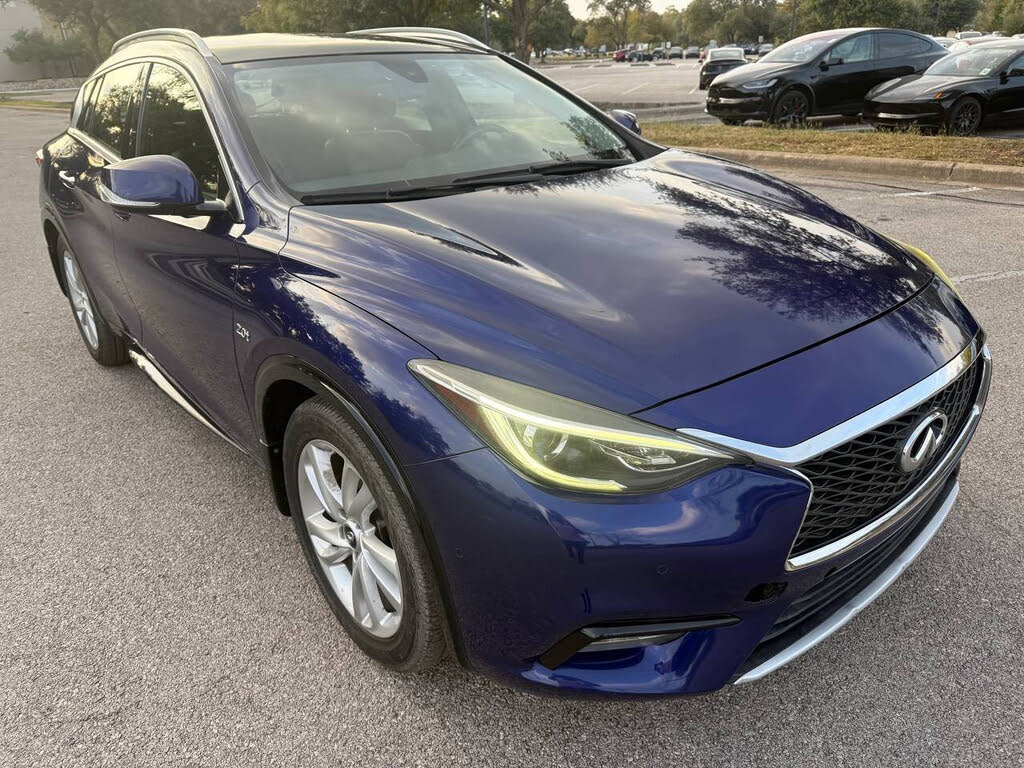 2018 INFINITI QX30 Premium FWD