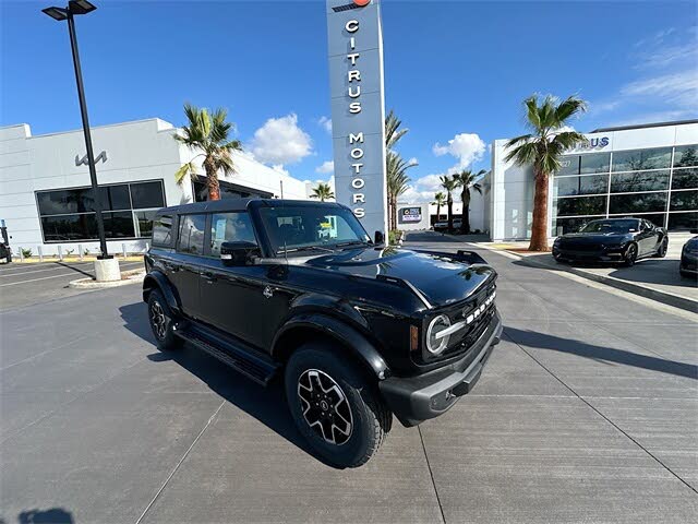 2025 Ford Bronco Outer Banks 4-Door 4WD