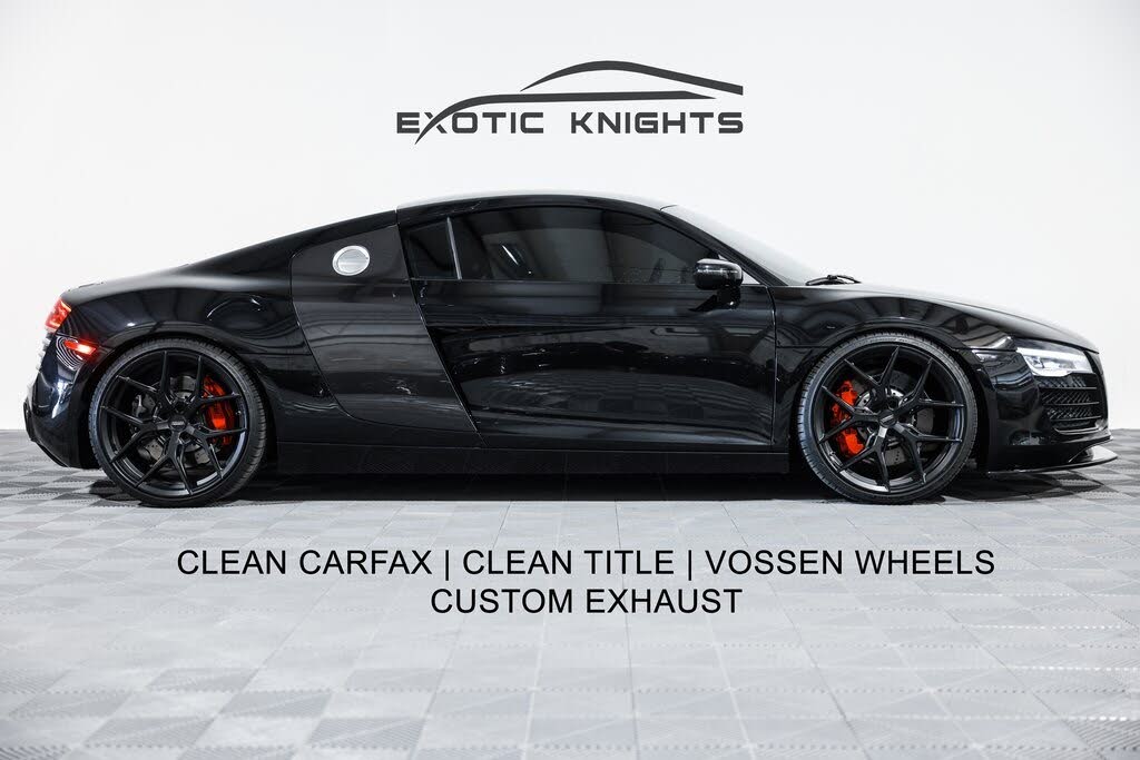 2014 Audi R8 quattro V8 Coupe AWD