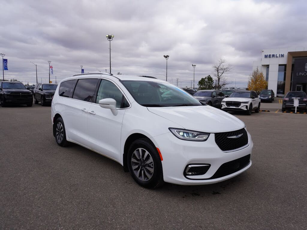 2021 Chrysler Pacifica Hybrid Touring Plus FWD