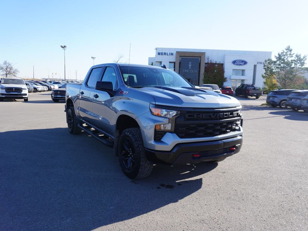 2023 Chevrolet Silverado 1500 Custom Trail Boss Crew Cab 4WD