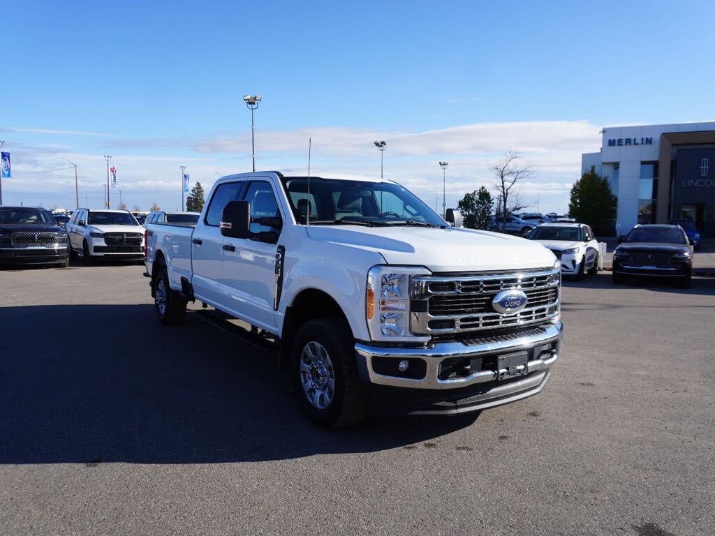 2023 Ford F-350 Super Duty XLT Crew Cab LB 4WD