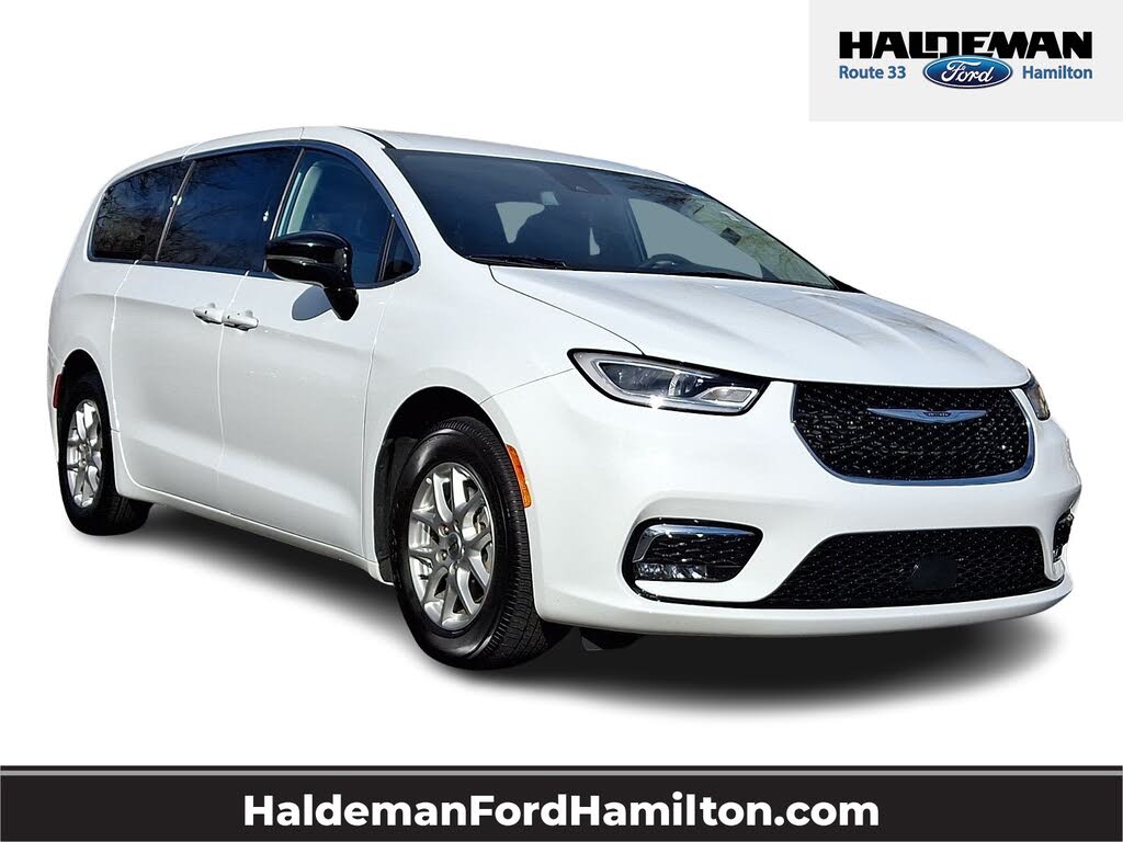 2024 Chrysler Pacifica Touring L FWD