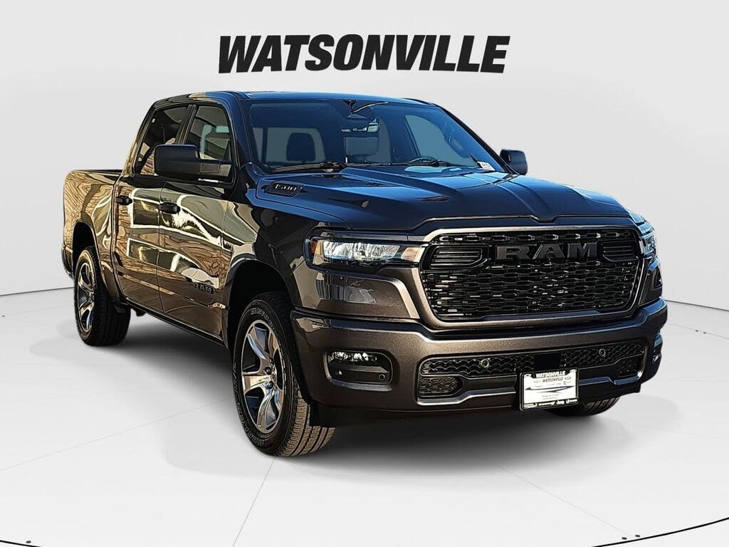 2026 RAM 1500 Express Crew Cab 4WD