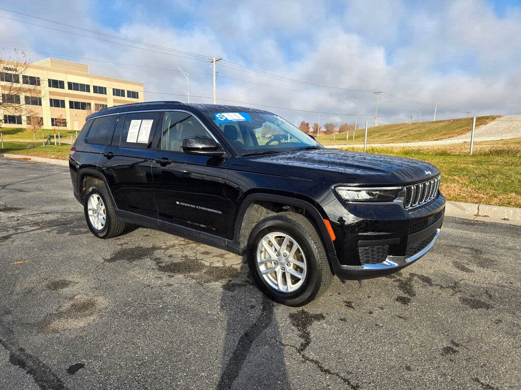 2022 Jeep Grand Cherokee L Laredo 4WD