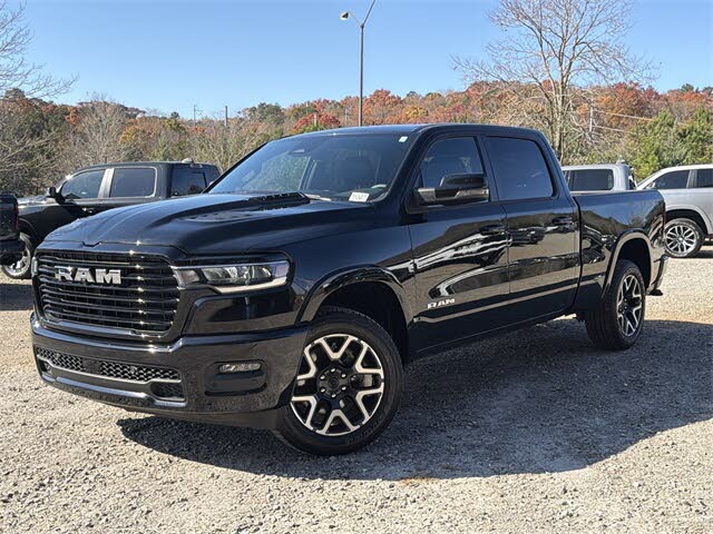 2025 RAM 1500 Laramie Crew Cab 4WD