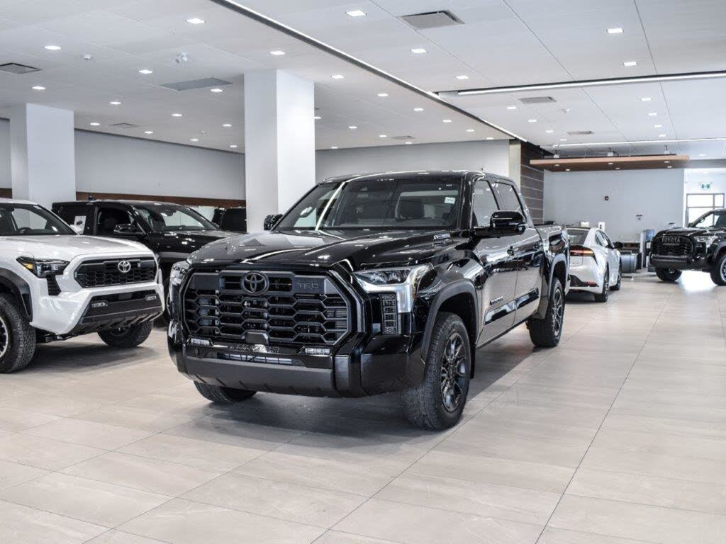 Toyota Tundra Hybrid Limited HV CrewMax Cab 4WD 2026