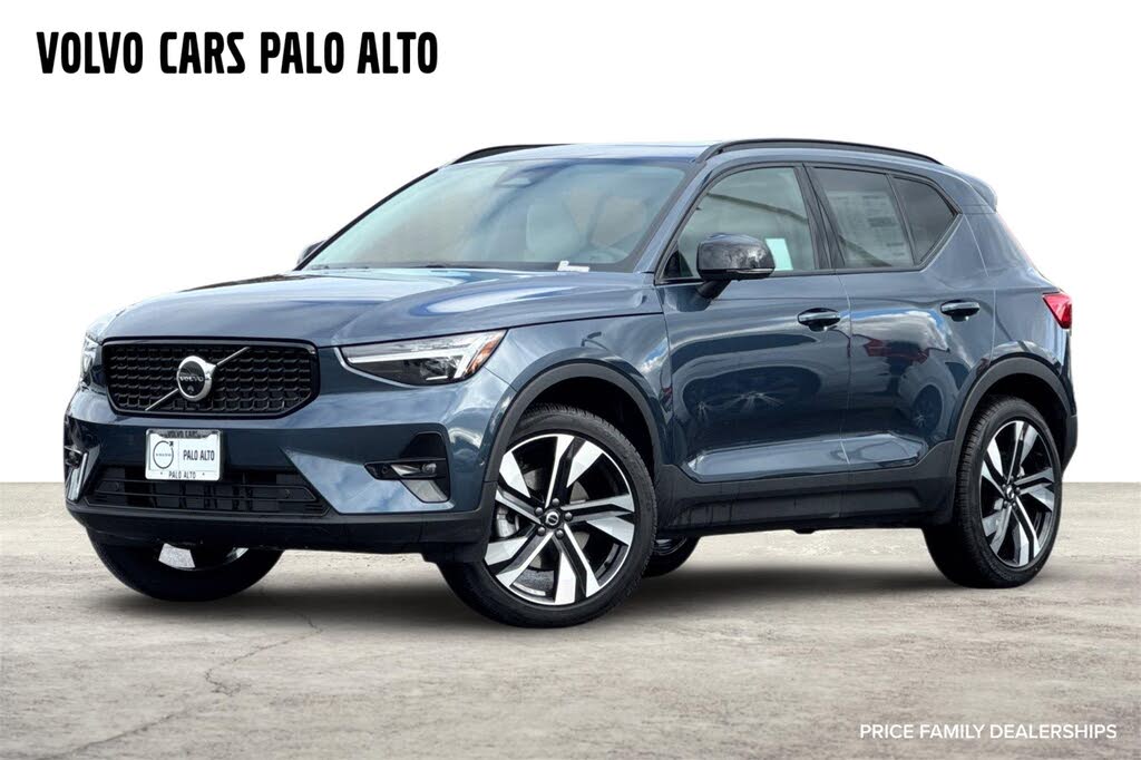 2026 Volvo XC40 B5 Plus AWD