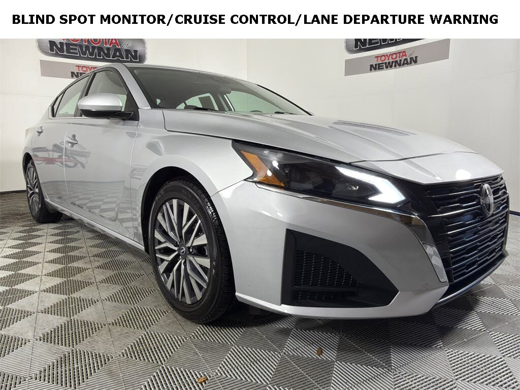 2023 Nissan Altima 2.5 SV FWD