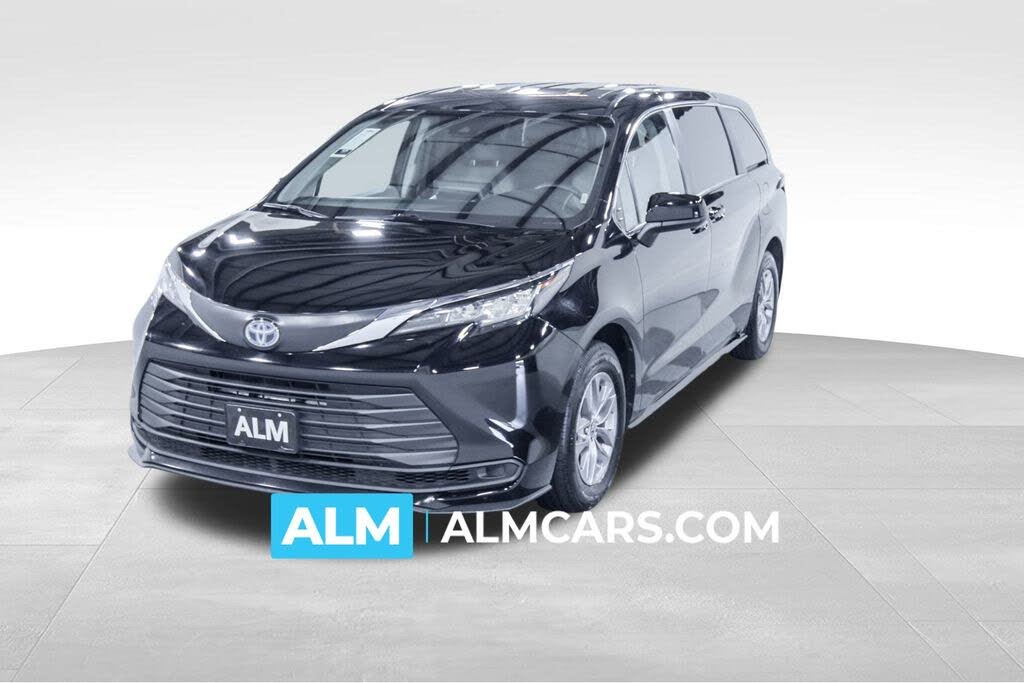 2023 Toyota Sienna LE 8-Passenger FWD