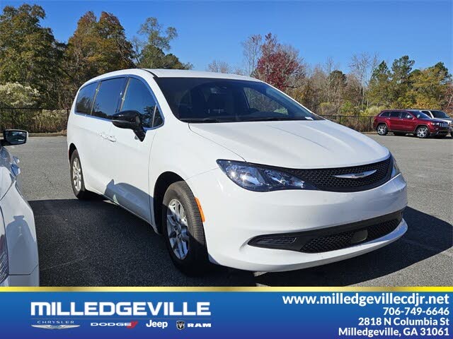 2025 Chrysler Voyager LX FWD