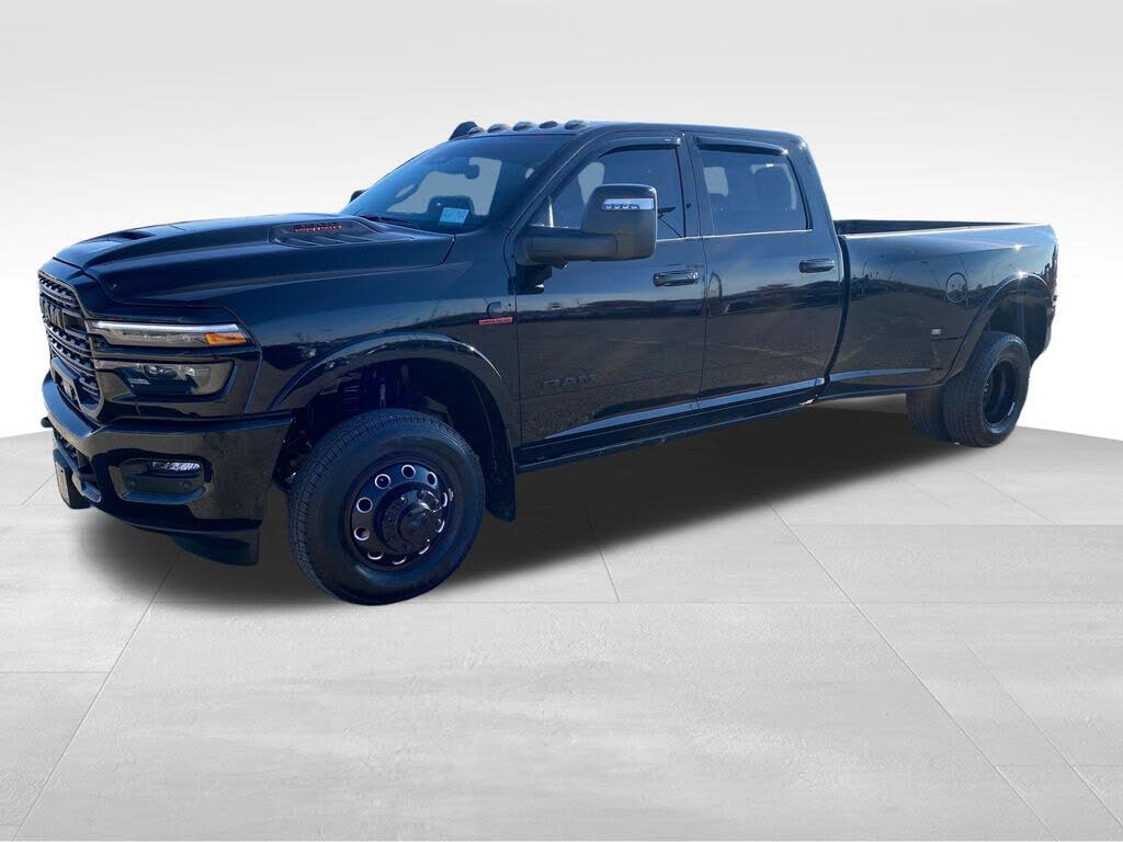 2025 RAM 3500 Limited Crew Cab LB DRW 4WD