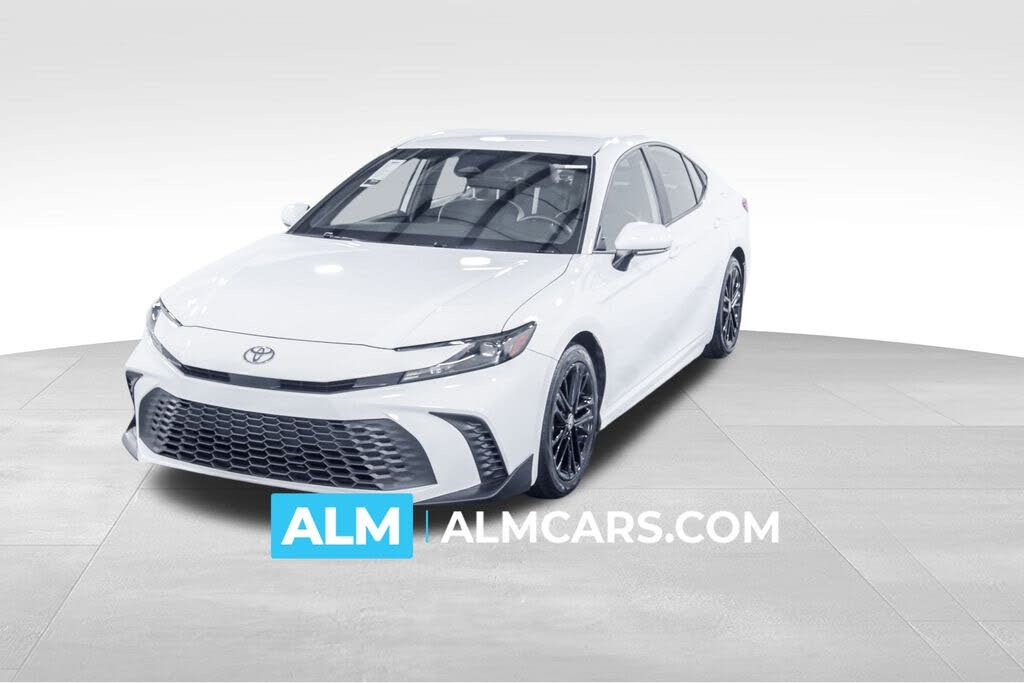 2025 Toyota Camry SE FWD