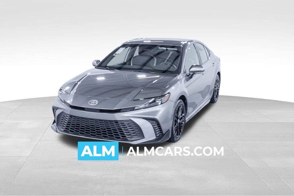 2025 Toyota Camry SE FWD