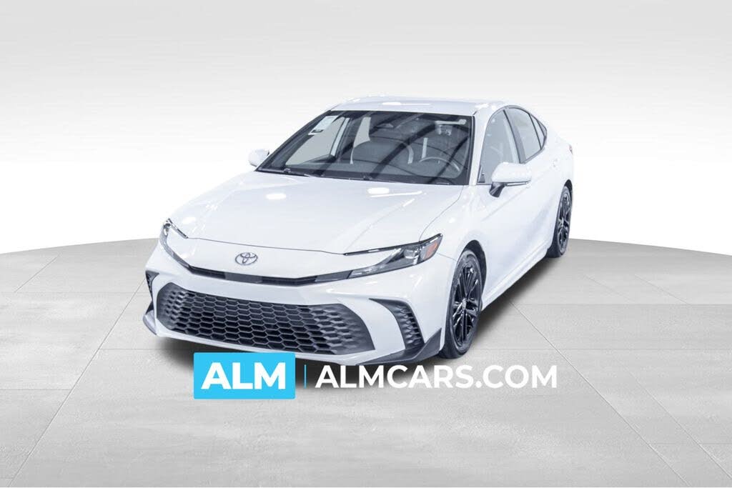 2025 Toyota Camry SE FWD