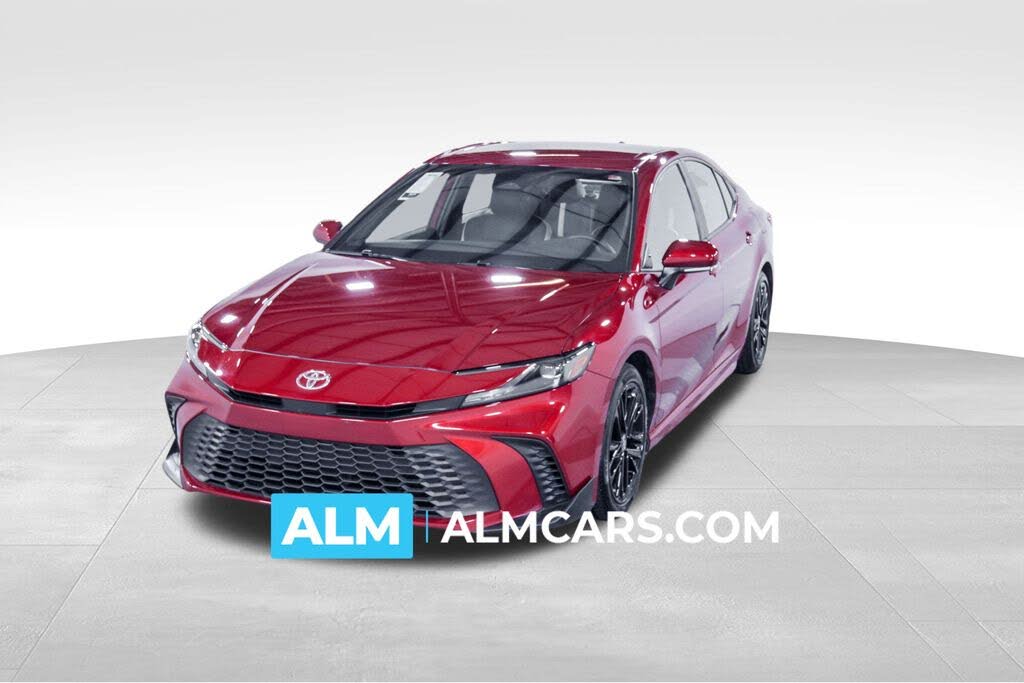 2025 Toyota Camry SE FWD