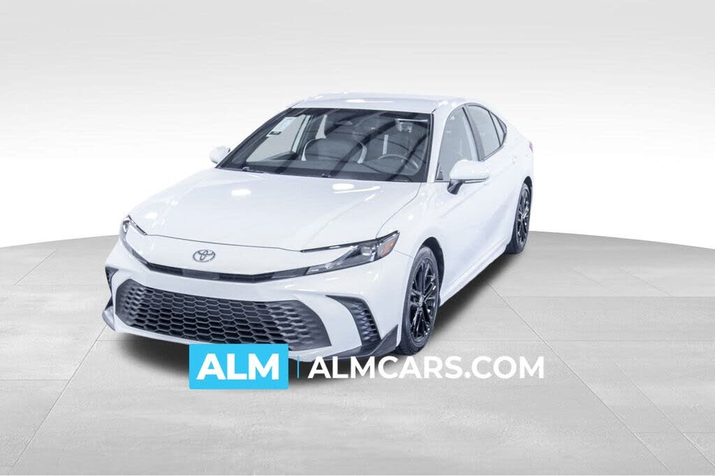 2025 Toyota Camry SE FWD