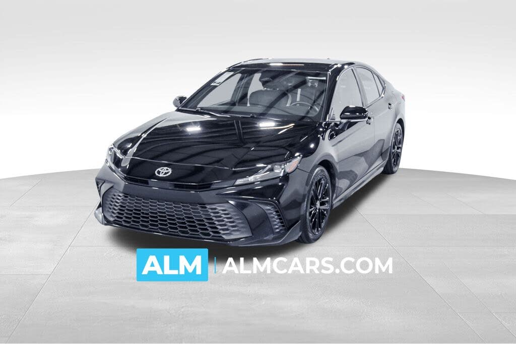 2025 Toyota Camry SE FWD