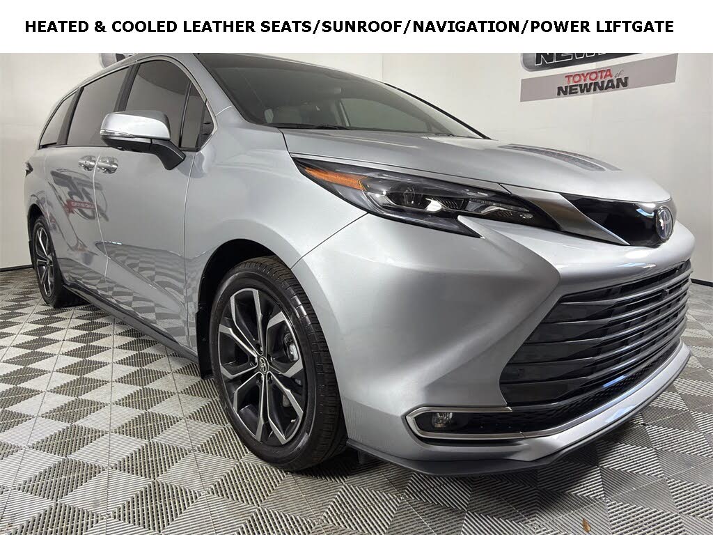 2025 Toyota Sienna Platinum 7-Passenger FWD
