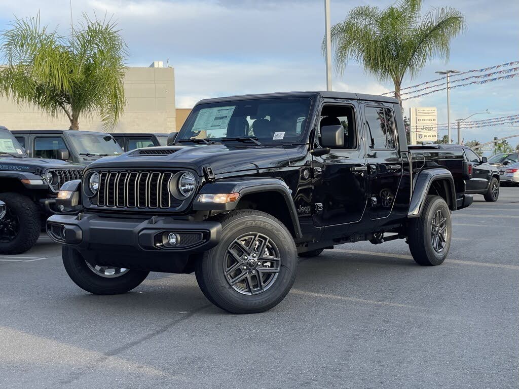 2026 Jeep Gladiator Sport S Crew Cab 4WD