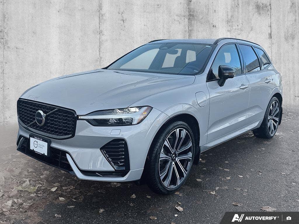 2022 Volvo XC60 T8 Recharge R-Design eAWD