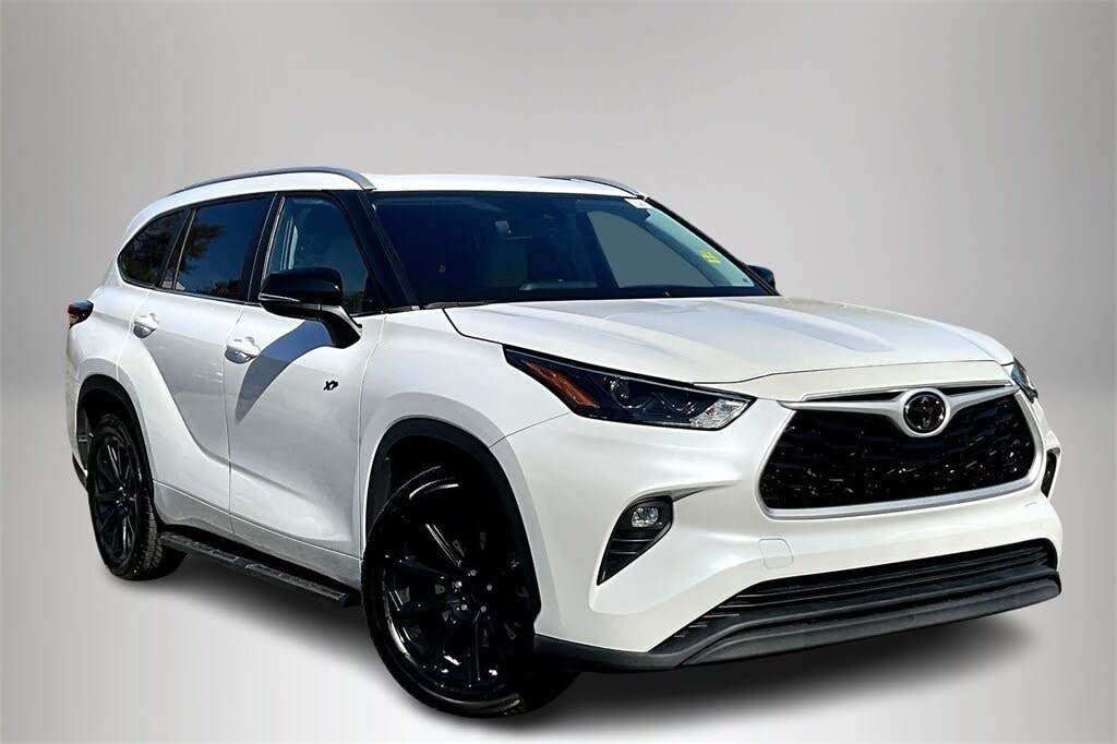 2023 Toyota Highlander XLE FWD
