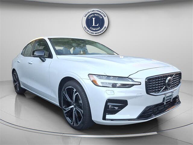 2024 Volvo S60 B5 Core Dark Theme AWD