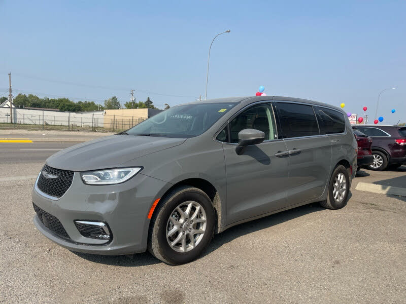 Chrysler Pacifica Touring L FWD 2023