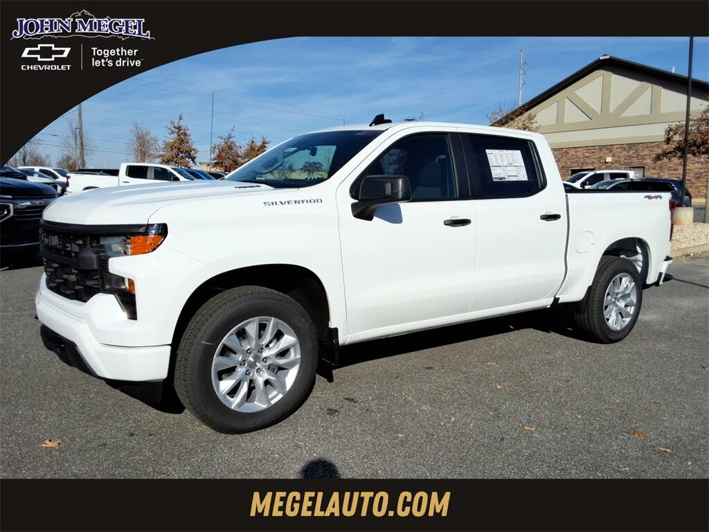 2026 Chevrolet Silverado 1500 Custom Crew Cab 4WD